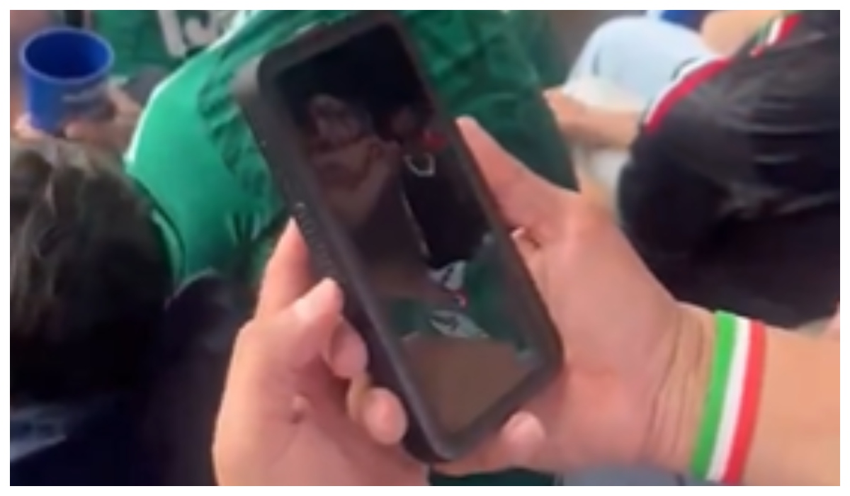 Ingenio și controverse la Mondial 2026: fan intră cu "telefon" cu alcool