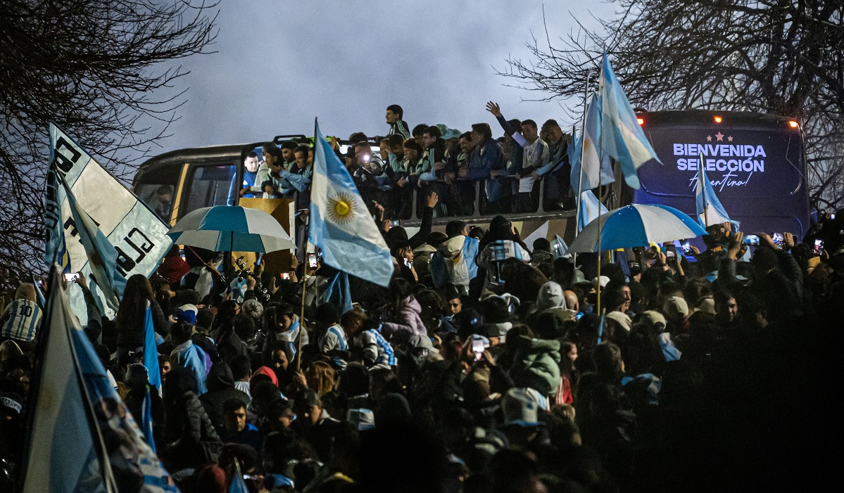 Mii de fani au întâmpinat Argentina la întoarcerea după finala Mondialului