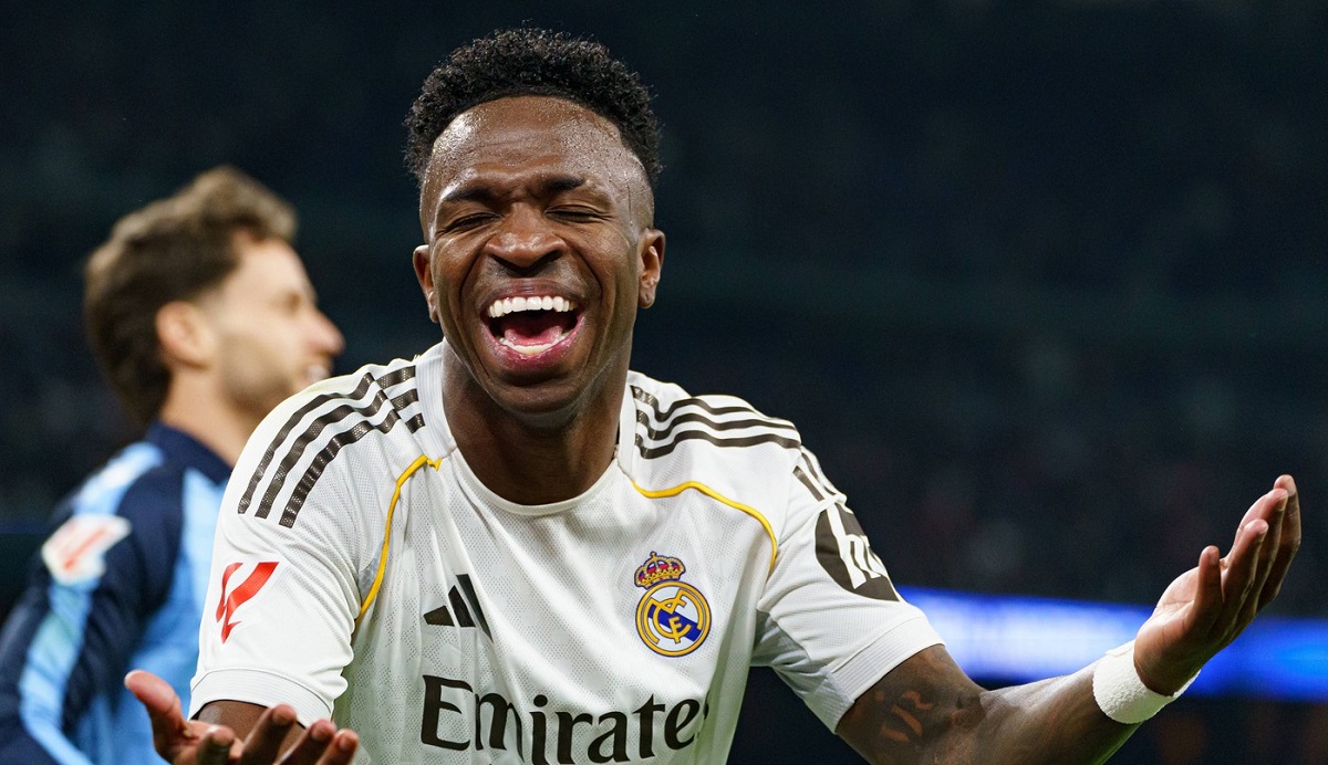 Vinicius a recurs la o intervenţie estetică după Mondial